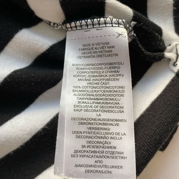 Lauren Ralph Lauren Black and White Stripped Shortsleeved Top, Size M - Picture 6 of 10